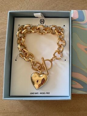 House of Harlow 1960 Gold Heart Toggle Link Bracelet